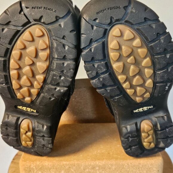 Classic KEEN Knee-High Weather-Proof Boots - Picture 6 of 6